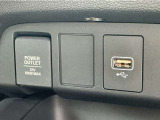 便利な充電用USBジャックと12V電源ソケットを設置しております。周辺機器の充電にご利用頂けます☆