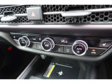 運転席と助手席で温度を変えられるSYNC機能付き!