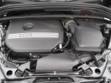 安心のBMW認定中古車は100項目の箇所を徹底的にチェック致します。機械的な箇所や電気系、コンピューターなどをご納車前に点検し、交換基準に達した部品は全て新品に修理返品した後にご納車致します。