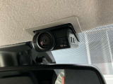 日産オリジナルドライブレコーダーです。車室内カメラによる車内および車側面の撮影記録が駐車時の安心をたかめます。