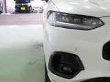 LEDヘッドライトは、点灯の瞬間から光量を発揮し、突然暗くなるトンネルなどでの安定感を高めます。