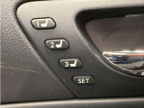 【運転席ポジションメモリー付パワーシート】ワンタッチで記憶させていたシートの前後・リクライニングはもちろん、シートリフターも備えます☆快適なドライブをお楽しみ下さい♪