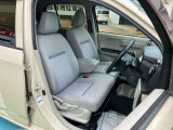 自社整備工場併設! 納車整備からアフターフォローまでお任せください。 車検や定期点検、オイル交換はもちろん、ナビやドラレコ、バックカメラ、ETC等の取り付けも当店にお任せください。