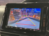 【バックカメラ】運転席から画面上で安全確認ができます。駐車が苦手な方にもオススメな便利機能です。