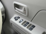パワーウィンドゥスイッチも使いやすいです。