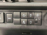 各機能のスイッチ類がセンターに集約され、操作性に優れています♪