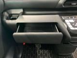 薄型のティッシュBOXなどが収納出来ます。小物入れとしても使えるので便利です。