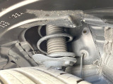 お車を安心してお乗りいただく為には、足回りの定期点検が欠かせません。サービスサポート(有償保証)では無料点検もご提供しており、安心のカーライフをお過ごしいただけるサポート体制が整っています。