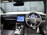 デザインもよく、居心地のよい運転席ですね。分かりやすいスイッチ類ですから操作もしやすく運転をサポートします。