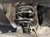 お車を安心してお乗りいただく為には、足回りの定期点検が欠かせません。サービスサポート(有償保証)では無料点検もご提供しており、安心のカーライフをお過ごしいただけるサポート体制が整っています。