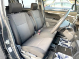 運転席シート廻りは使用感も少なく、良好な状態となっています。前オーナー様が丁寧に使っていたことがよくわかりますね。