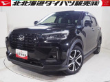 5ナンバーサイズコンパクトSUVで人気のロッキー。こちらはガソリンエンジンモデルです。人気色のブラックメタリック、カーナビやリモコンエンジンスターター等の装備も嬉しい1台です。