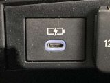 USB Type-Cポートがついています。
