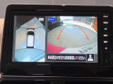 前後左右4つのカメラで、上から見たような映像をお届け、駐車時も安心、アラウンドビューモニター付(肉眼では確認し辛い左前の映像に切り替えることも可能です)。