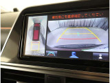 パノラミックビューモニター付きです。車両を上から見たような映像をディスプレイオーディオ画面に表示。運転席からの目視だけでは見にくい、車両周辺の状況をリアルタイムでしっかり確認できます。