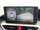 【パノラミックビューモニター】専用のカメラにより、上から見下ろしたような視点で360度クルマの周囲を確認することができます☆死角部分も確認しやすく、狭い場所での切り返しや駐車もスムーズに行えます。