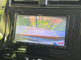 【バックカメラ】駐車時に後方がリアルタイム映像で確認できます。大型商業施設や立体駐車場での駐車時や、夜間のバック時に大活躍!運転スキルに関わらず、今や必須となった装備のひとつです!