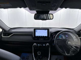 落ち着いたカラーの内装で、ゆったりと運転したい方に。