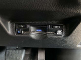 ETC2.0ユニットが搭載されています。ETC2.0は通常の料金精算機能に加えてITSスポットからの交通情報を受け取れます。