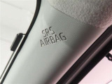 SRSカーテンシールドエアバック(前後席乗員の頭部側面を覆うように広がり乗員の頭部への衝撃を緩和してくれます)