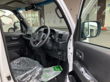 安全・安心な走行のために、納車前にダイハツのクルマを知り尽くしたエキスパートが基本性能に関わる機能や状態を徹底的に点検。消耗部品の交換など法定12ヶ月点検相当の点検・整備を実施しております