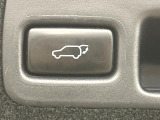 【パワーバックドア】スマートキーや運転席のボタンを押すだけでリアゲートが自動で開閉します!荷物を持っている時や、高い位置にあるバックドアを閉める際に便利な機能です♪