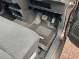 中古車の特性上無傷というのは難しいのですが出来る限りお客様の為に綺麗な状態にしてから納車をさせて頂きます。