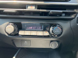 エアコン操作部です!オートエアコンで車内の温度を快適に保ってくれます♪