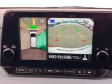 アラウンドビューモニターで周囲の状況を確認しながら駐車できます。