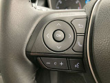 運転中、オーディオの操作をしてて、ハッとしたことはありませんか?ステアリングスイッチは、運転中でもハンドルでオーディオの操作が可能です。安全なドライブをサポートします。