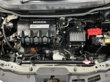 技術が詰まったエンジンルームもご覧の通りピカピカにクリーニング済みです。ハイブリッドなのでお財布にも環境にも優しいです。