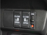 ◆両側電動スライドドア◆狭い駐車場でも乗り降りが楽々♪お子様が隣の車にドアを当ててしまう心配もございません!小さなお子様連れの方もこれで安心。
