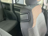 運転席からでも助手席シートを倒すことができちゃいます。