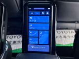 【リヤマルチオペレーションパネル】スマートフォンのような使い心地。空調、オーディオなどの操作ができます。