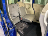 後席をはね上げれば、「もうひとつの荷室」が生まれます。