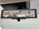 [スマートルームミラー]車両後方をミラーに映し出すため、悪天候の時でも視界は良好♪