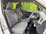 運転席シート廻りは使用感も少なく、良好な状態となっています。前オーナー様が丁寧に使っていたことがよくわかりますね。
