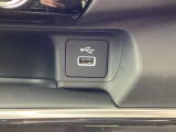 運転席側には、音楽再生対応のUSBポートを搭載しています。