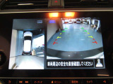 アラウンドビューモニターは4方のカメラで真上から車を見たようにモニターで確認ができます。周辺の安全確認、小さなお子様や障害物も目視で確認できるので駐車のしやすさだけでなく、事故防止にも役立ちます。