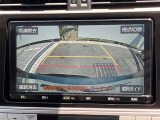 【バックモニター】バックカメラが装着されています。車庫入れが苦手な方もこれがあれば安心ですね