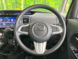 インテリアに合わせたデザインのステアリングは、運転される方のことも考え、運転しやすい形状、大きさです。是非一度、実際に触ってお確かめください。