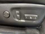 【パワーシート】電動でシートポジションの変更が可能です。手動式より細かくシート設定が可能ですのでより快適な姿勢でドライブを楽しんで頂けるでしょう。