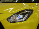 LEDヘッドライトです。デザイン性がよくとても明るいので、夜間の走行や悪天候でも安心です。しかも長寿命!