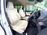 運転席シート廻りは使用感も少なく、良好な状態となっています。丁寧に使われていたことがよくわかりますね。