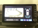 リアカメラ装備、運転に自信のない方でも安心して車庫入れができるリバース連動リアカメラが装着されています。狭い駐車場はもちろん、雨の日や夜間でもストレスなく運転していただけます。