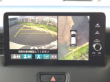 マルチビューカメラが周囲をしっかり映してくれるから、駐車が苦手でも安心。見えにくい場所もひと目でわかり、落ち着いて操作できます。