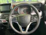 【純正革巻きステアリング】上質な革を使用することで、手にしっかり馴染みとても運転しやすいハンドルです♪