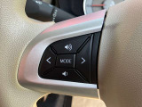 ステアリングスイッチ付きのハンドル!運転に支障をきたすことなくナビ操作が可能です!!