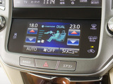 使いやすさや安全性を追求したステアリング周り!高級車ゆえにスイッチ類が多いのも特徴ですね!考え尽くされた配置ですぐに使いこなす事が出来ますのでご安心下さい!是非、体感してみて下さい!!