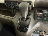 発進時から滑らかに加速する無段階変速のCVTはストップ&ゴーの多い街の中も快適です
